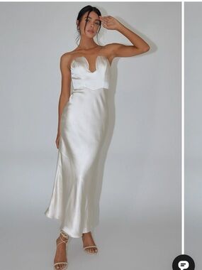 Selfie Leslie-Encore Strapless Satin Maxi Dress Champagne